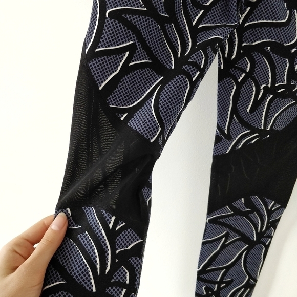 NEW DKNY Sport Entwine Printed Ankle Leggings - Picture 6 of 8